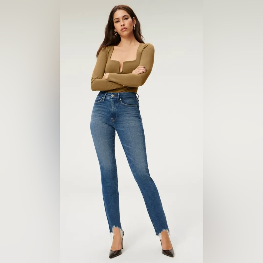 NWT Good American Skinny Blue Raw Hem Size 6